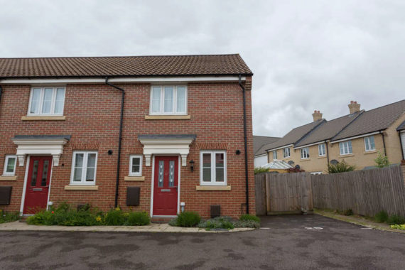 2 Bedroom End of Ter...